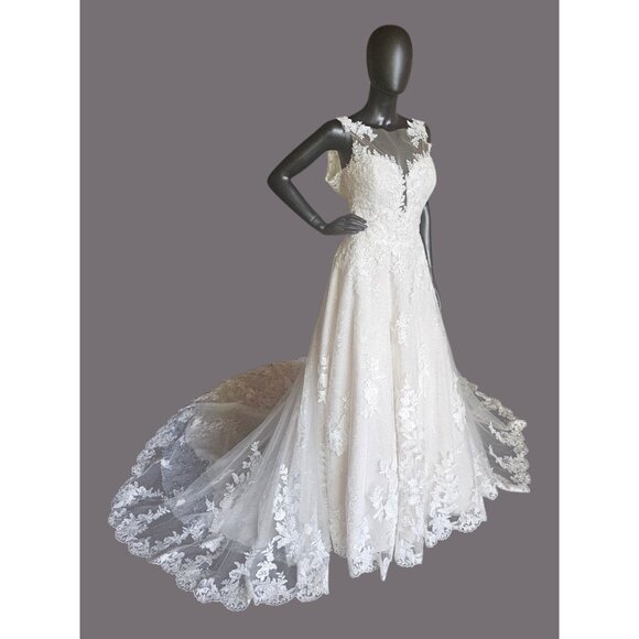 NWOT Ivory Illusion Neckline Plunge A-Line Floral Lace Wedding Gown - Morilee - Picture 2 of 12